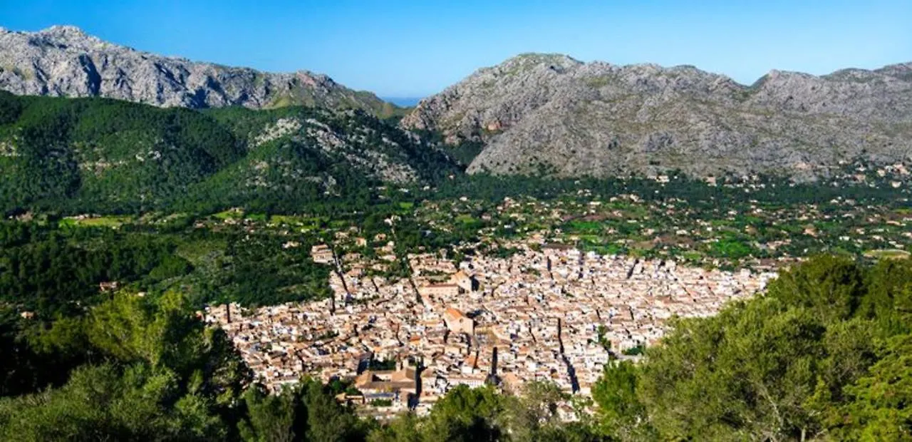 Villa With 2 Bedrooms In Mallorca With Wonderful Mountain View Private Pool Enclosed Garden 3 Km From The Beach